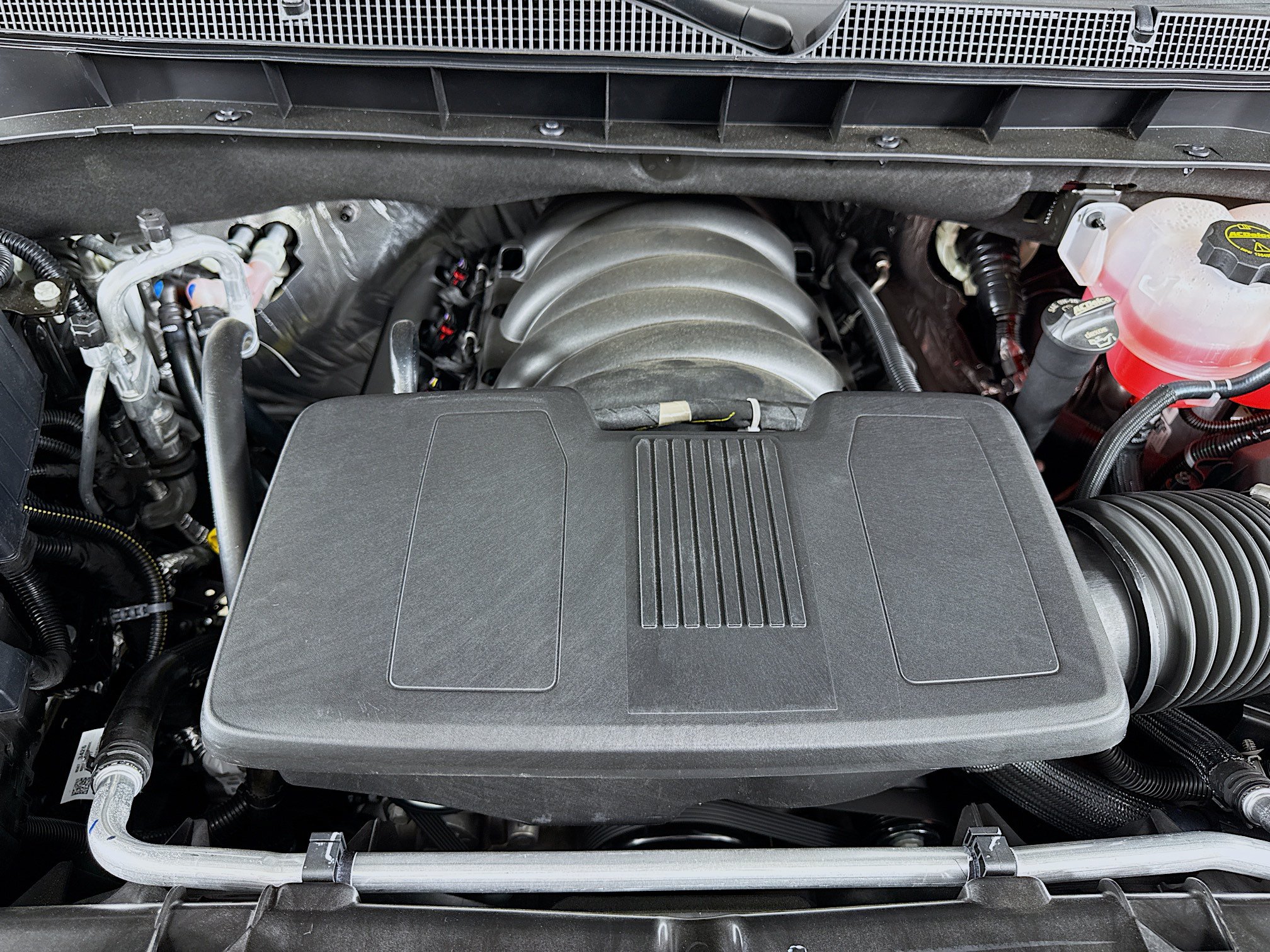 New 2026 Chevrolet Suburban Premier RWD image 33