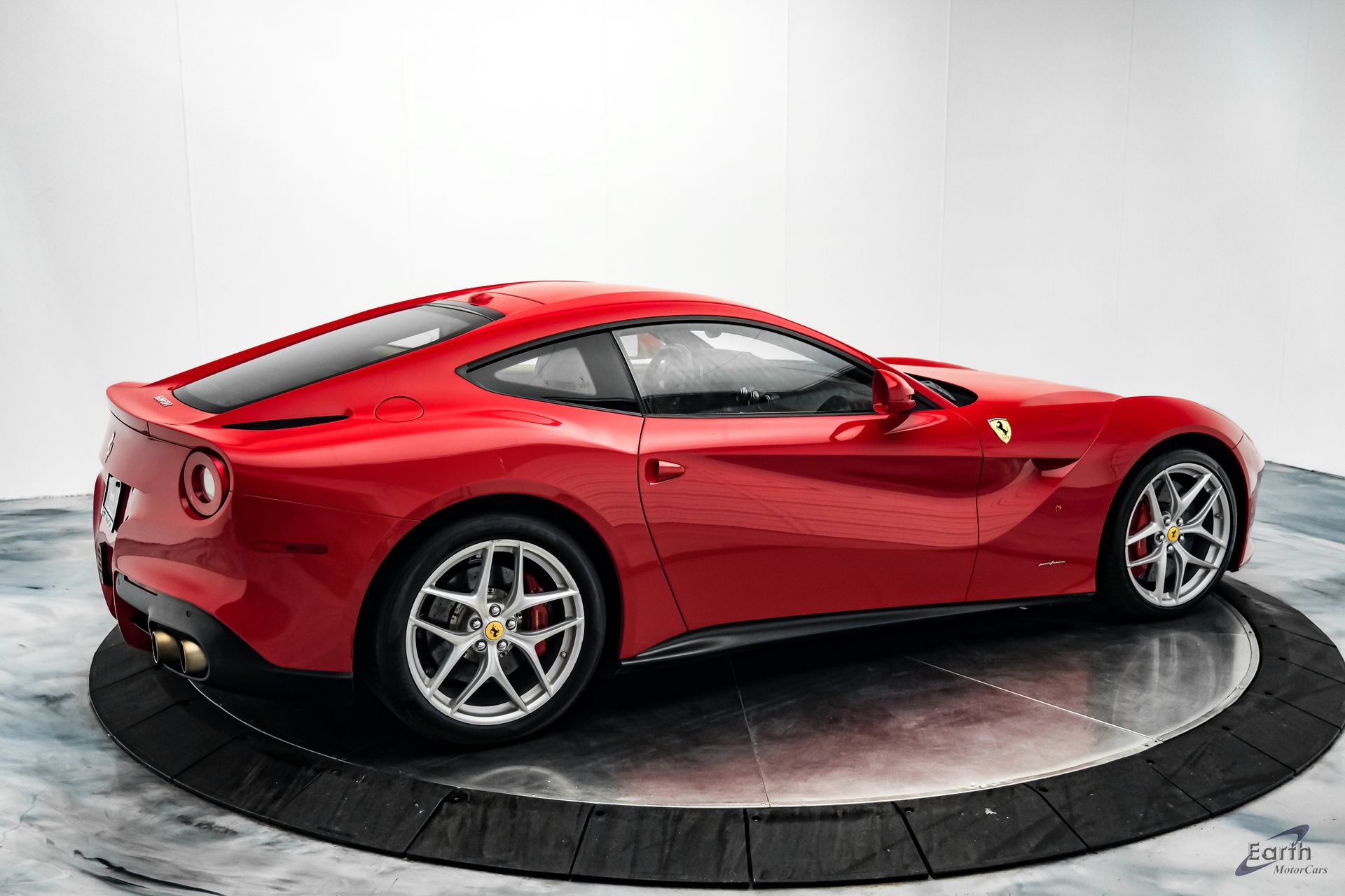 Used 2017 Ferrari F12 Berlinetta RWD image 15