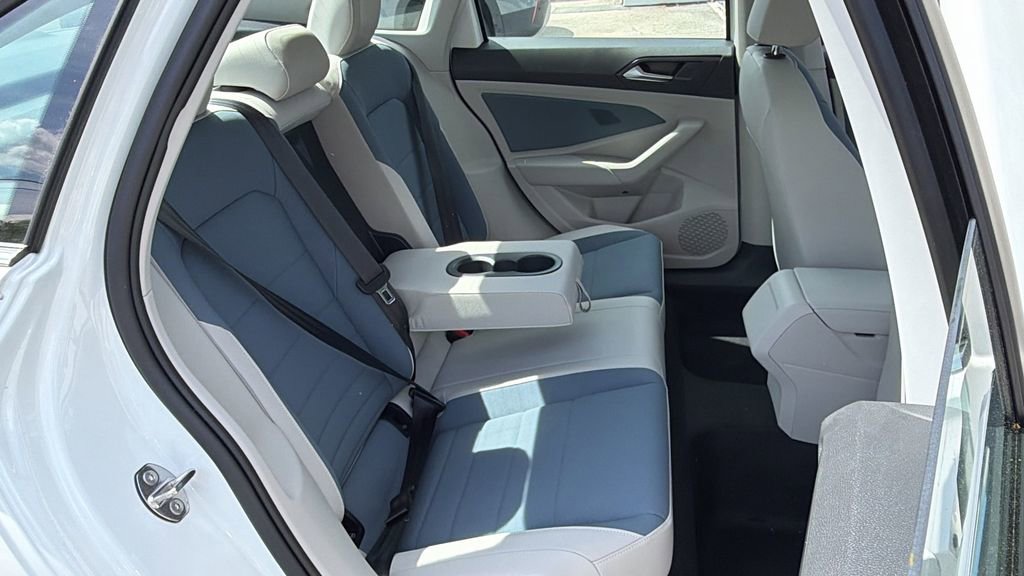 New 2026 Volkswagen Jetta SE FWD image 10