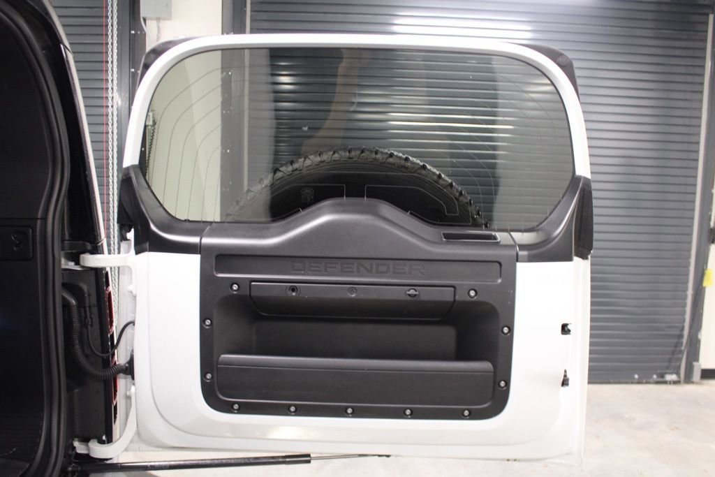 Used 2020 Land Rover Defender 110 HSE AWD/4WD image 40