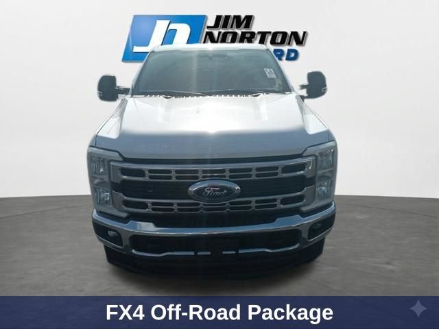 Used 2023 Ford F250 XLT w/ FX4 Off-Road Package AWD/4WD image 3