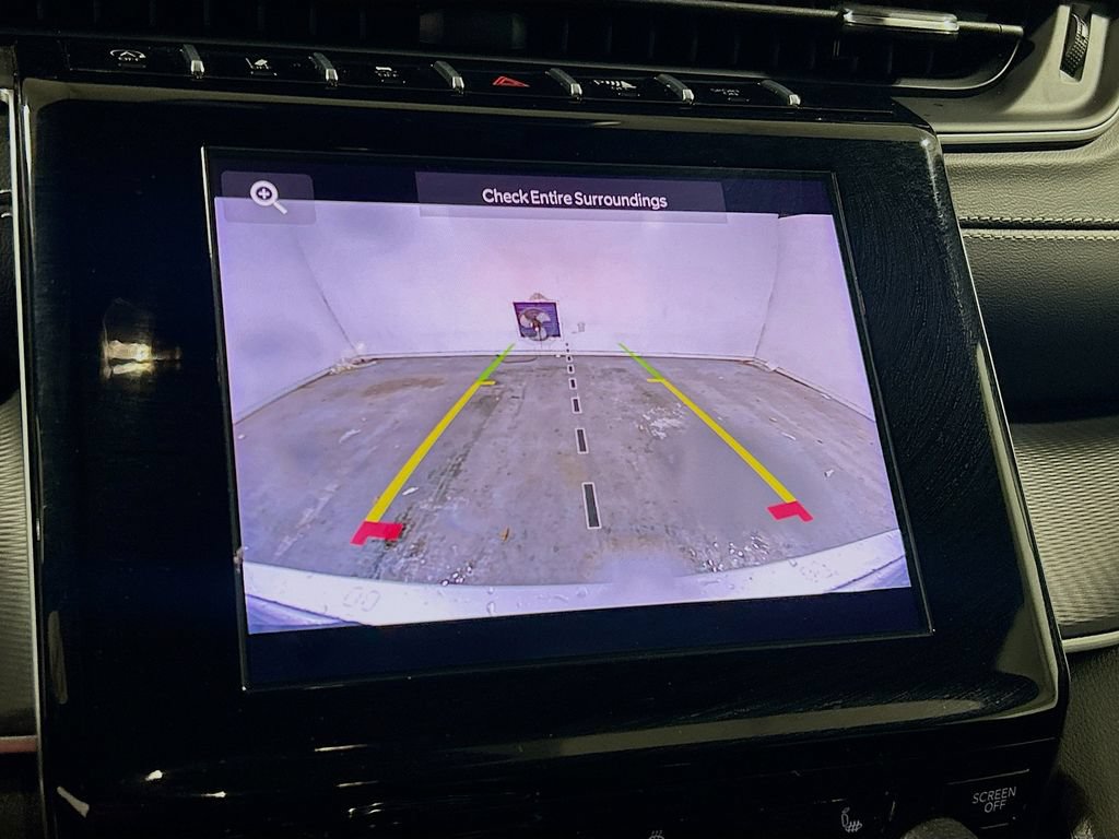 Used 2025 Jeep Grand Cherokee Altitude RWD image 12