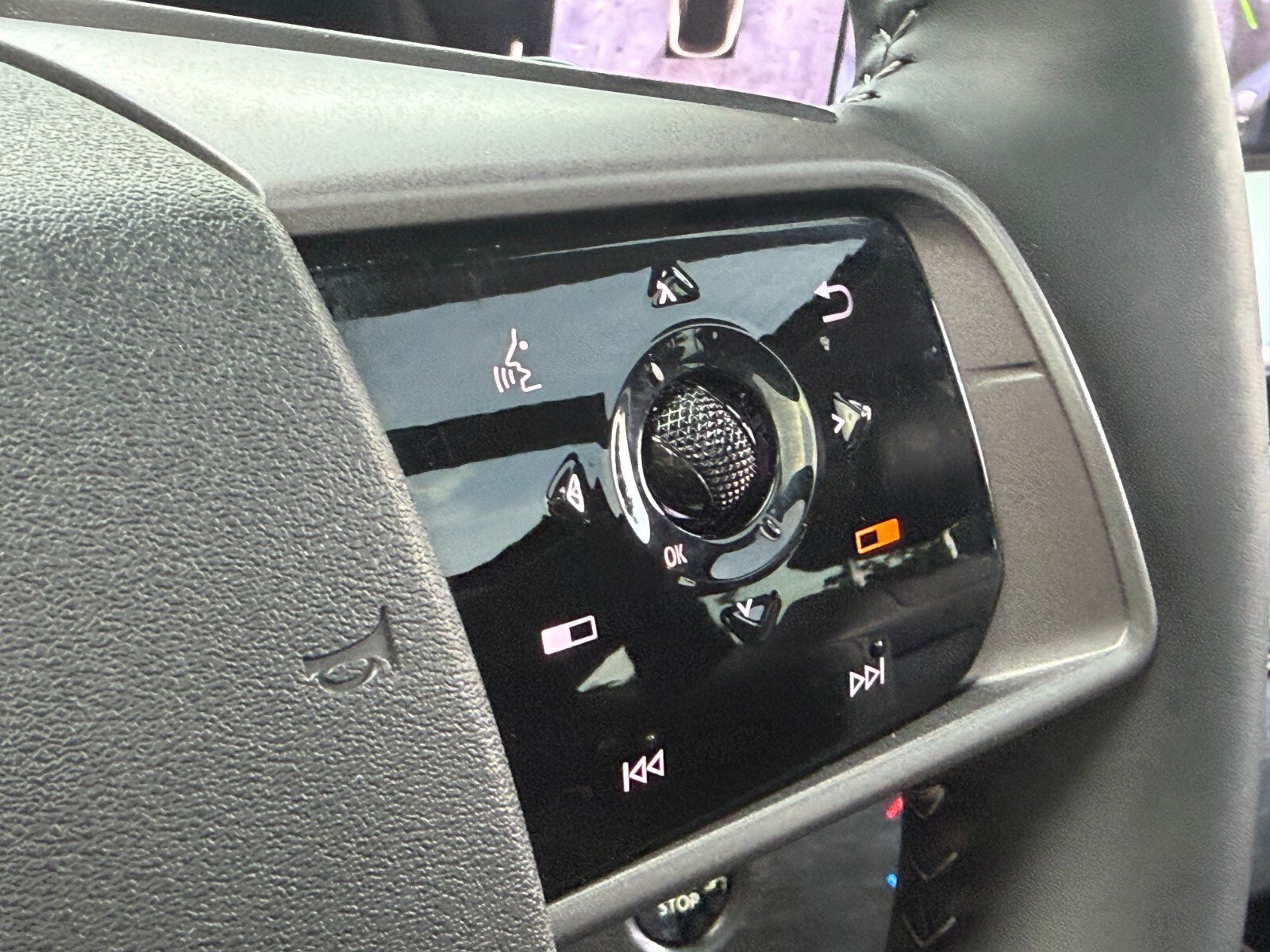 Certified 2025 Nissan Murano SL w/ Cargo Package AWD/4WD image 30