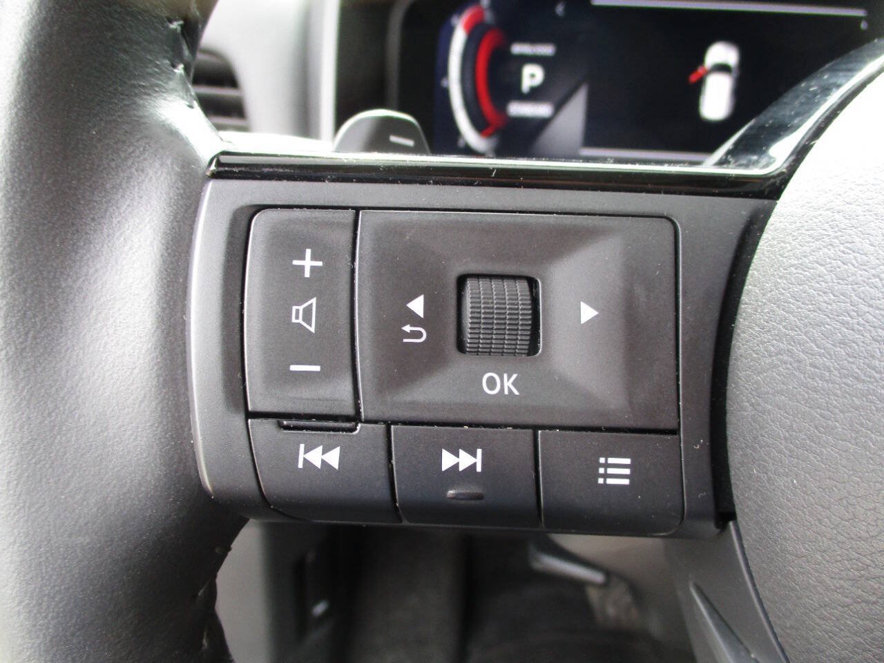Used 2024 Nissan Rogue Platinum w/ Platinum Premium Package FWD image 20