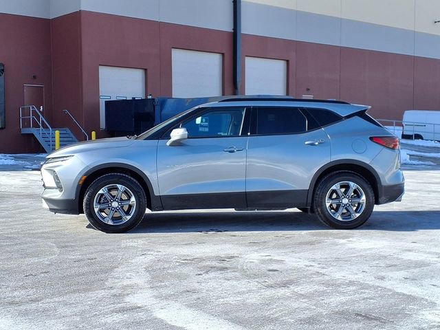 Used 2024 Chevrolet Blazer LT image 2