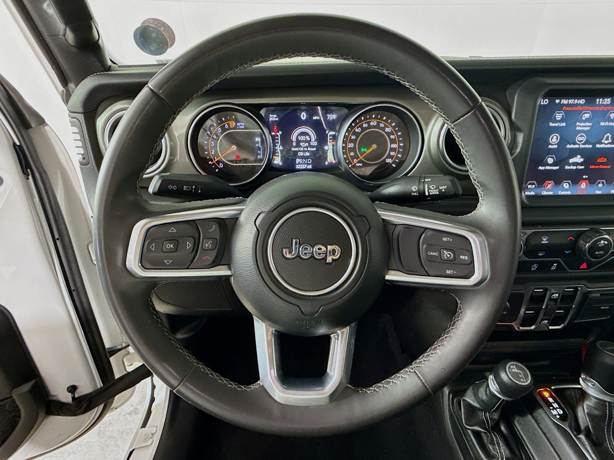 Used 2023 Jeep Gladiator Overland AWD/4WD image 11