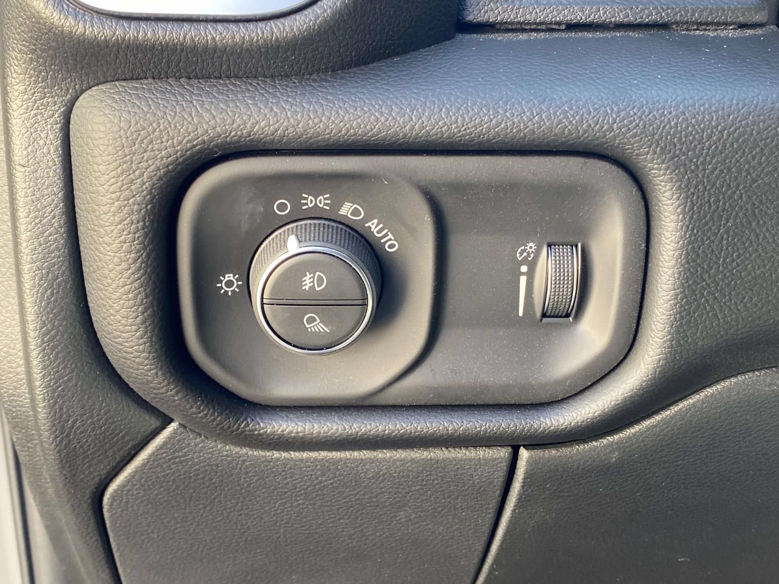 New 2026 RAM 2500 Big Horn AWD/4WD image 19