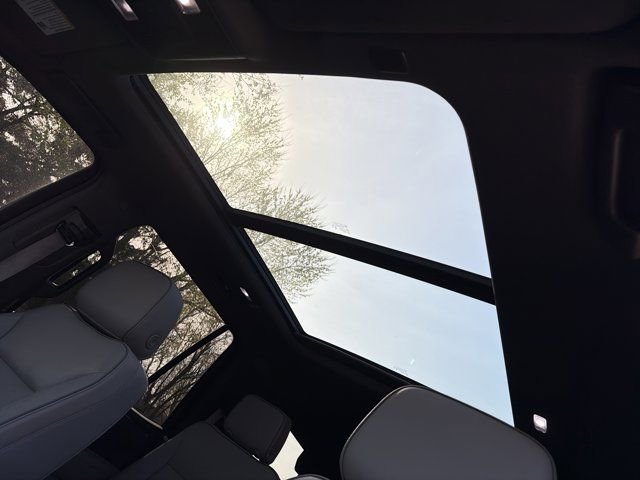 Used 2023 GMC Yukon SLT w/ SLT Premium Package image 25