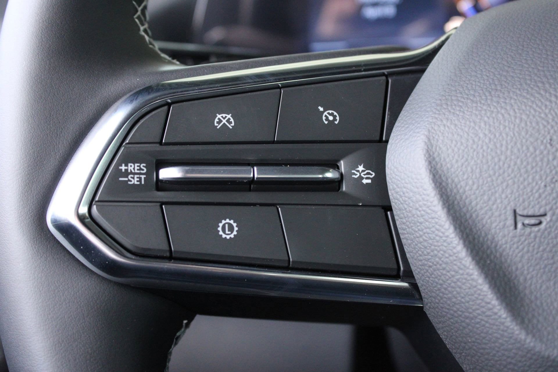 New 2026 Chevrolet Traverse LT w/ Driver Confidence Package FWD image 31