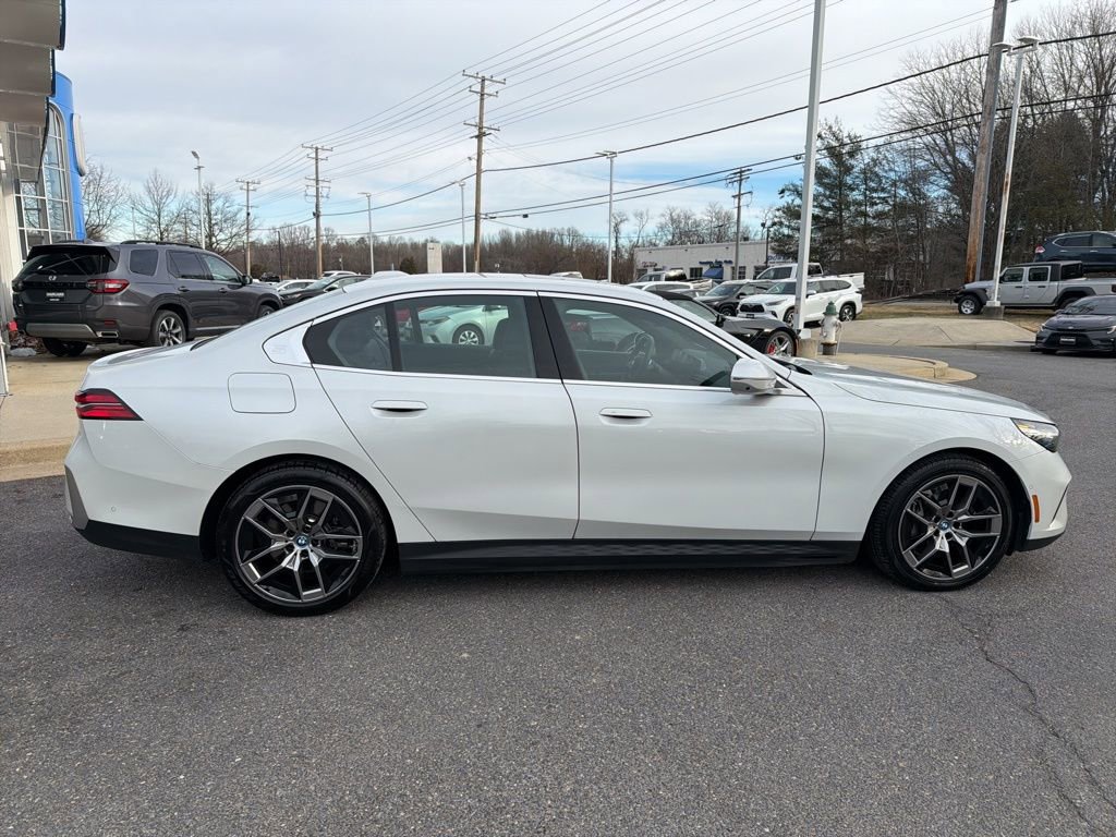 Used 2025 BMW i5 xDrive40 w/ Premium Package image 30