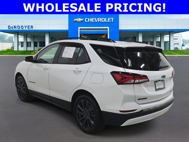 Used 2022 Chevrolet Equinox RS w/ RS Leather Package image 7