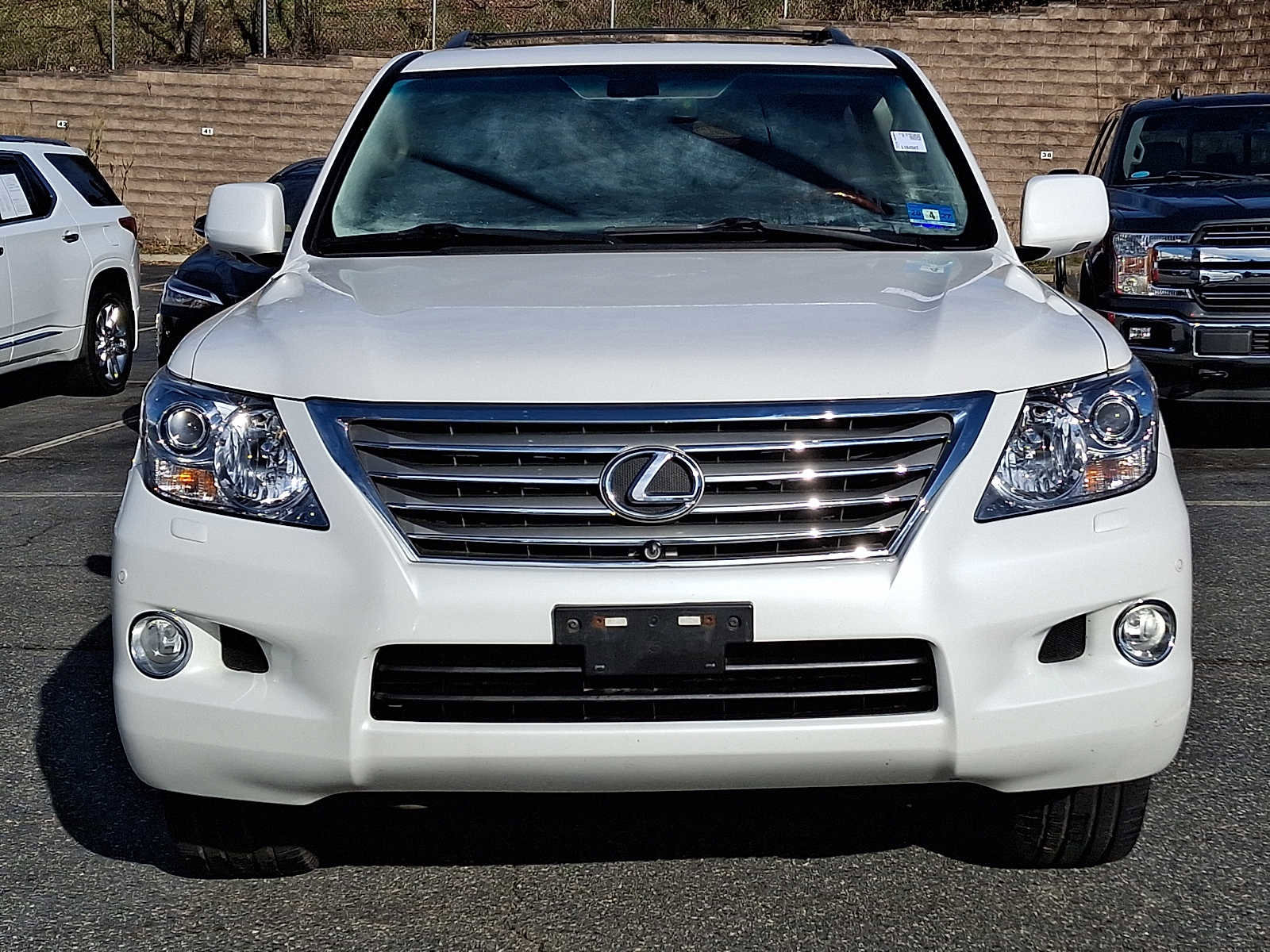 Used 2011 Lexus LX 570 4WD image 2