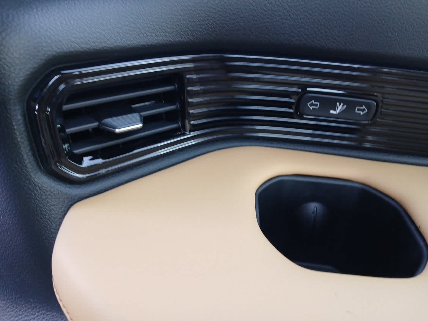 New 2026 Jeep Grand Wagoneer Summit AWD/4WD image 83