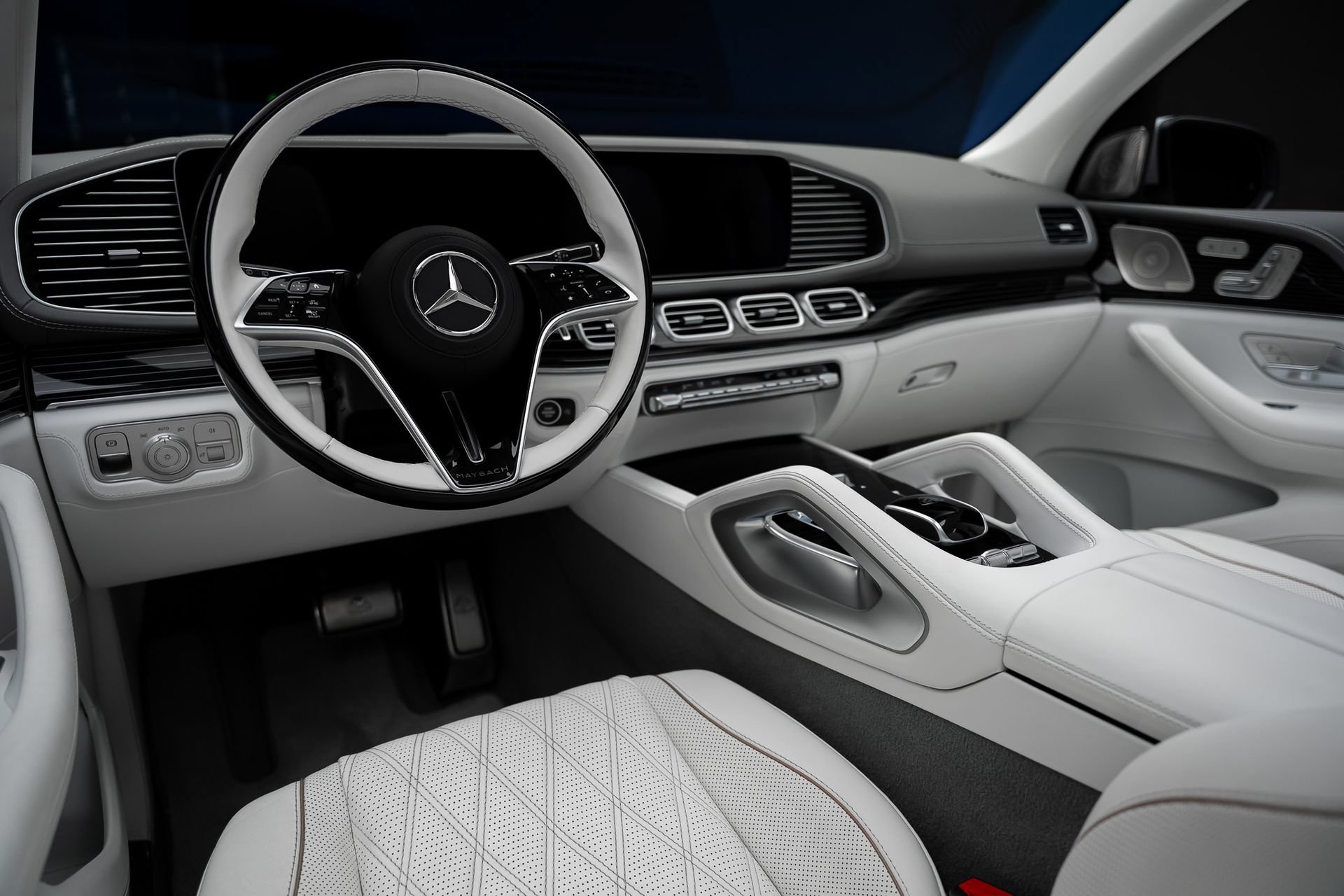 Used 2025 Mercedes-Benz Maybach GLS 600 4MATIC image 2