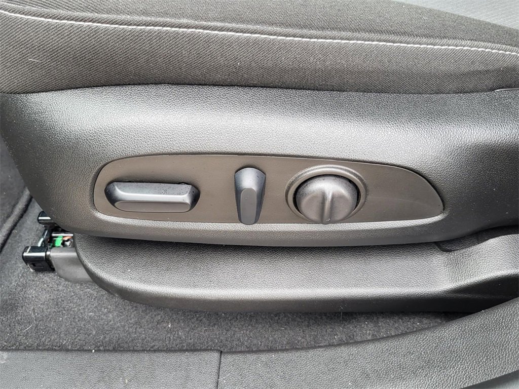 Used 2023 Chevrolet Blazer LT w/ Convenience Package image 18