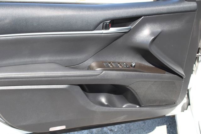 Used 2024 Toyota Camry XSE w/ Navigation Package image 12