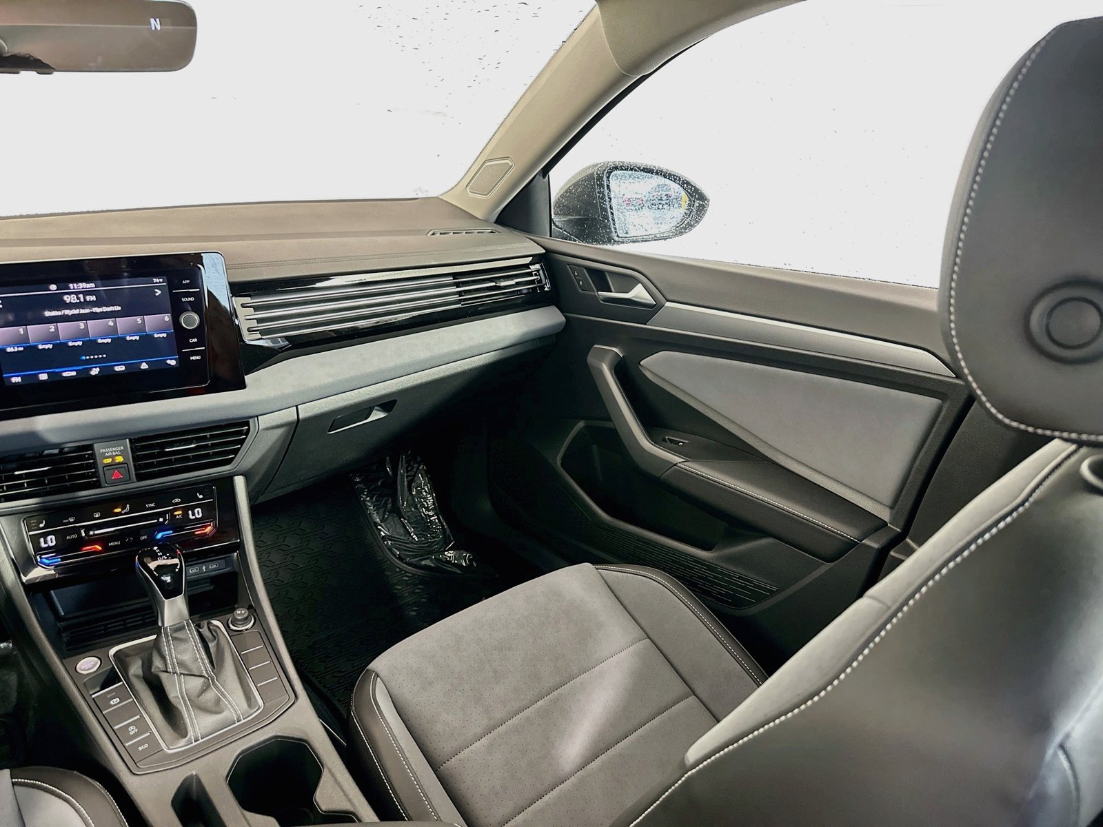 New 2027 Volkswagen Jetta SE FWD image 23