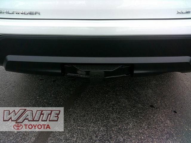 Used 2023 Toyota Highlander XLE image 4