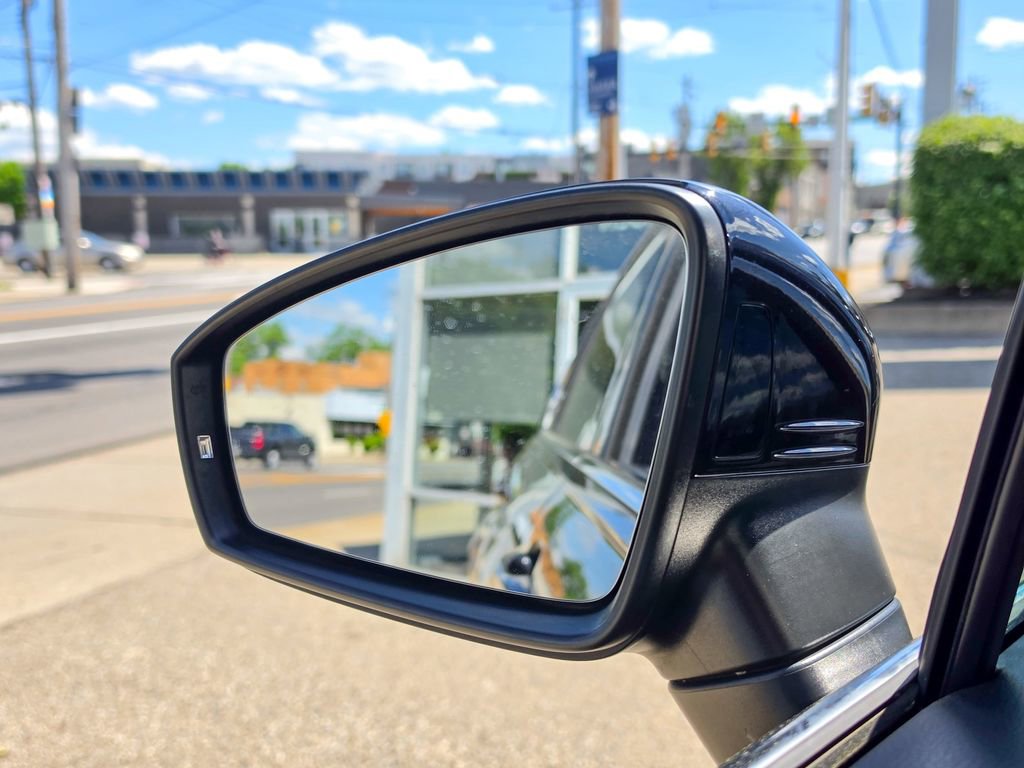 Used 2020 Volkswagen Tiguan SE w/ Panoramic Sunroof Package AWD/4WD image 25