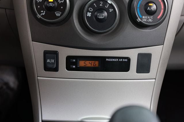 Used 2011 Toyota Corolla LE FWD image 33