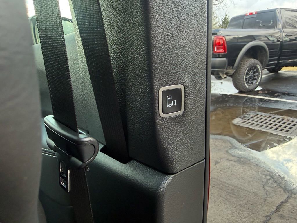 New 2026 Chrysler Pacifica Limited w/ S Appearance Package image 34