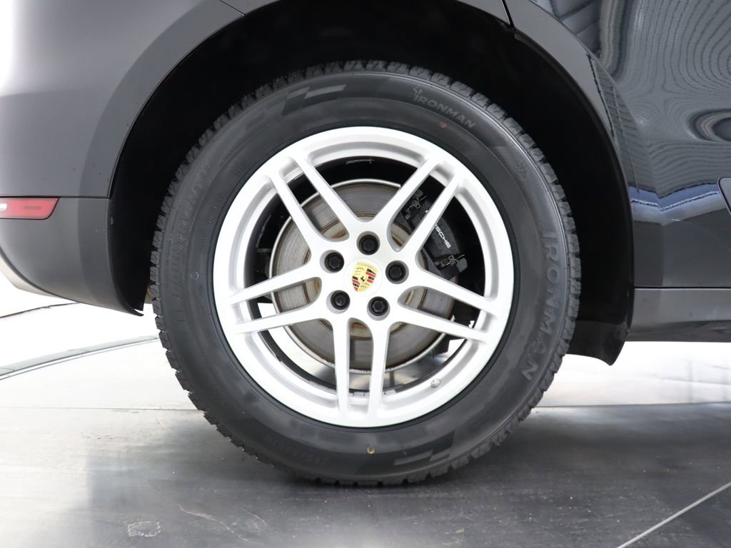 Used 2017 Porsche Macan image 39