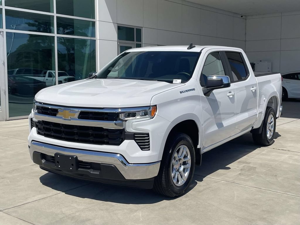 Used 2025 Chevrolet Silverado 1500 LT RWD image 2