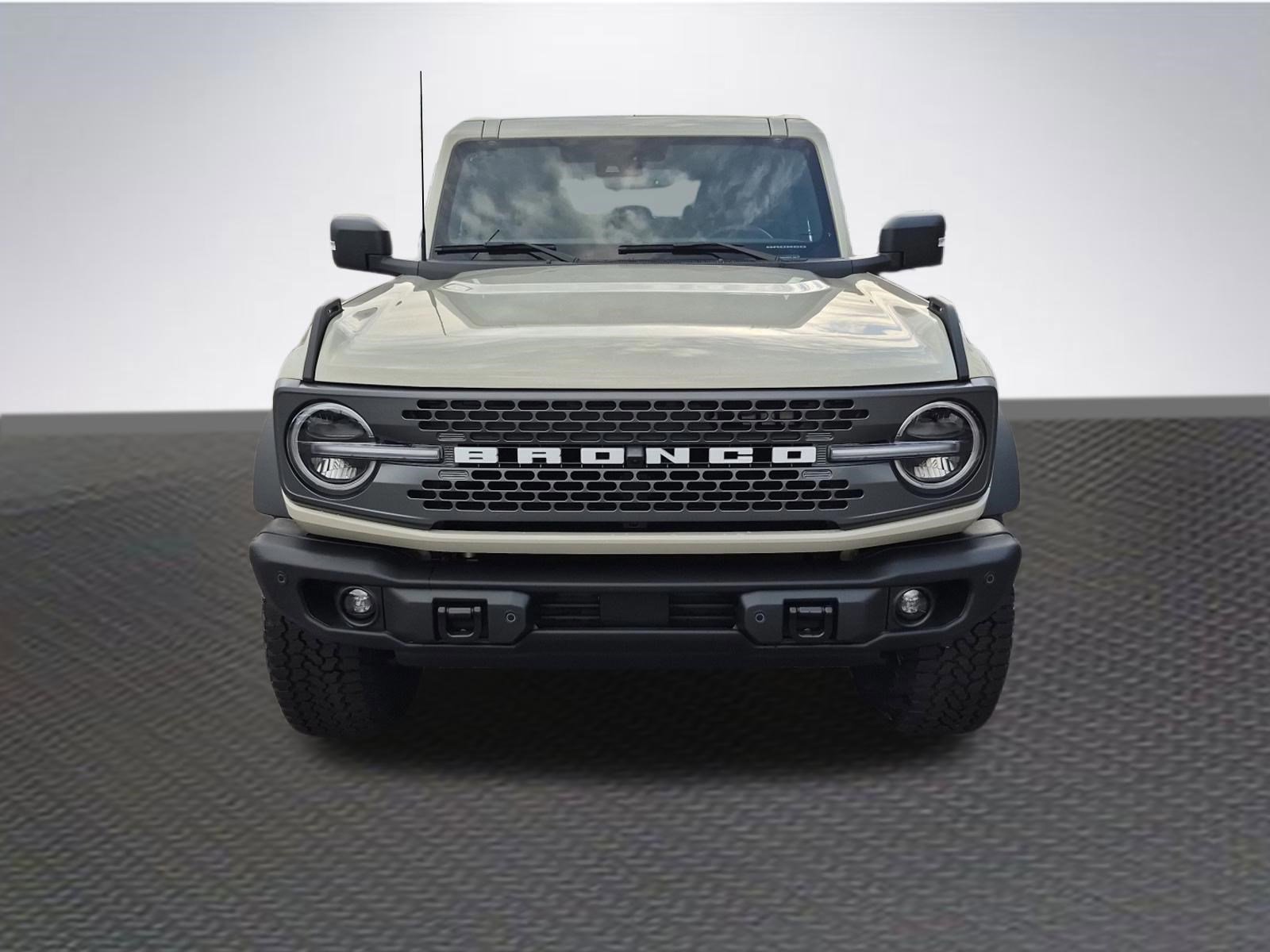 New 2025 Ford Bronco Badlands image 3