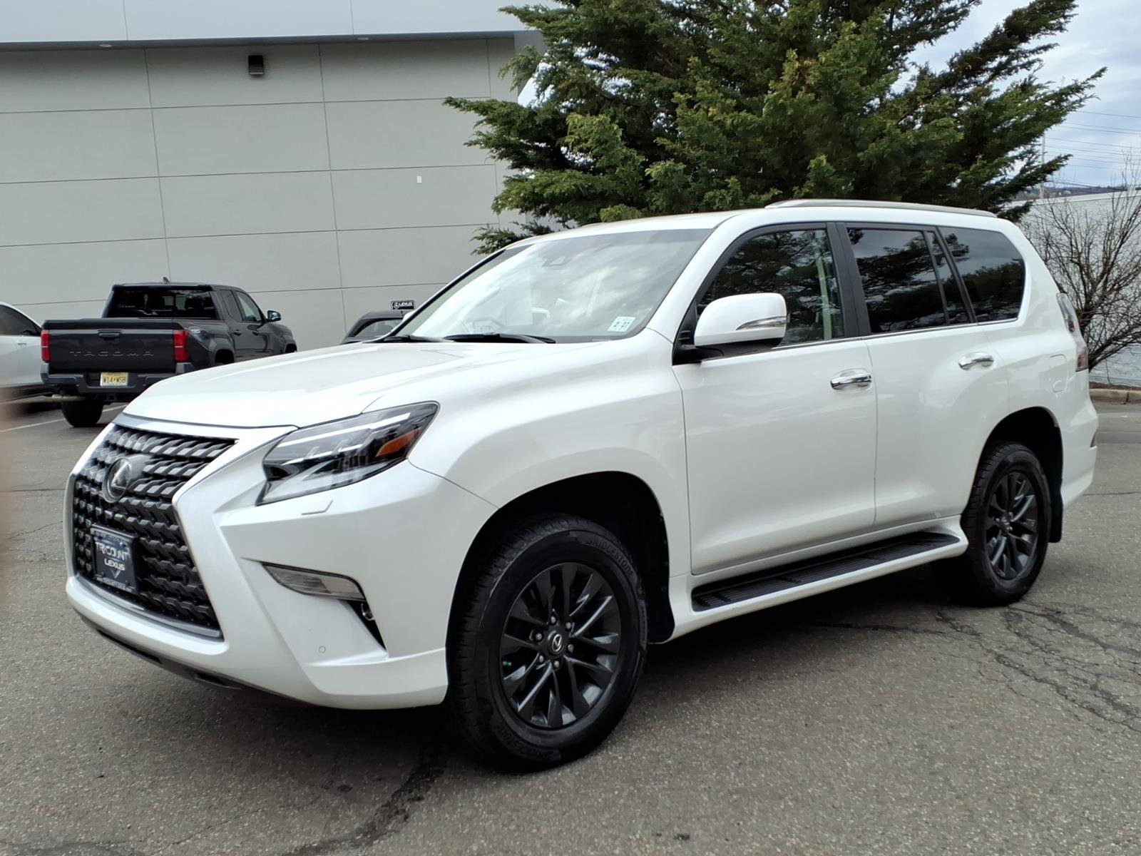 Certified 2022 Lexus GX 460 Premium w/ Premium Plus Package image 3