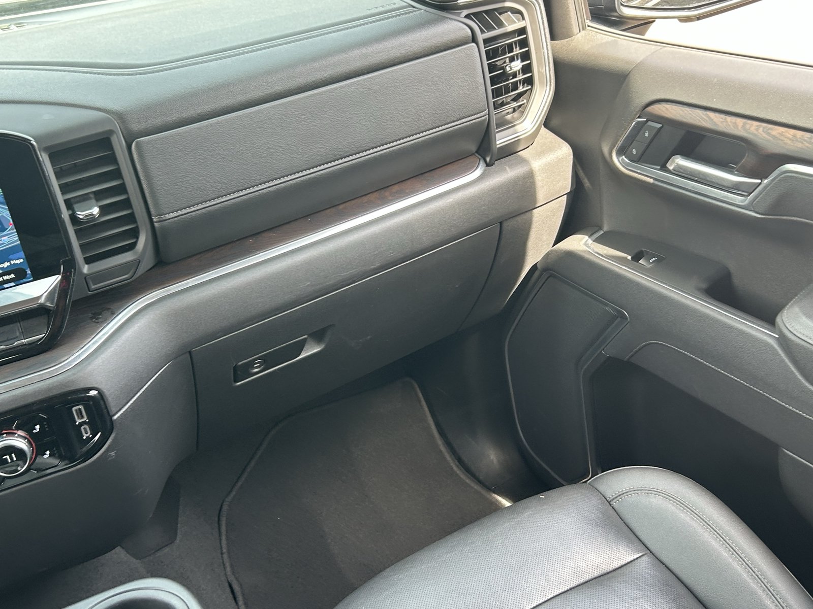 Certified 2025 GMC Sierra 1500 SLT RWD image 18