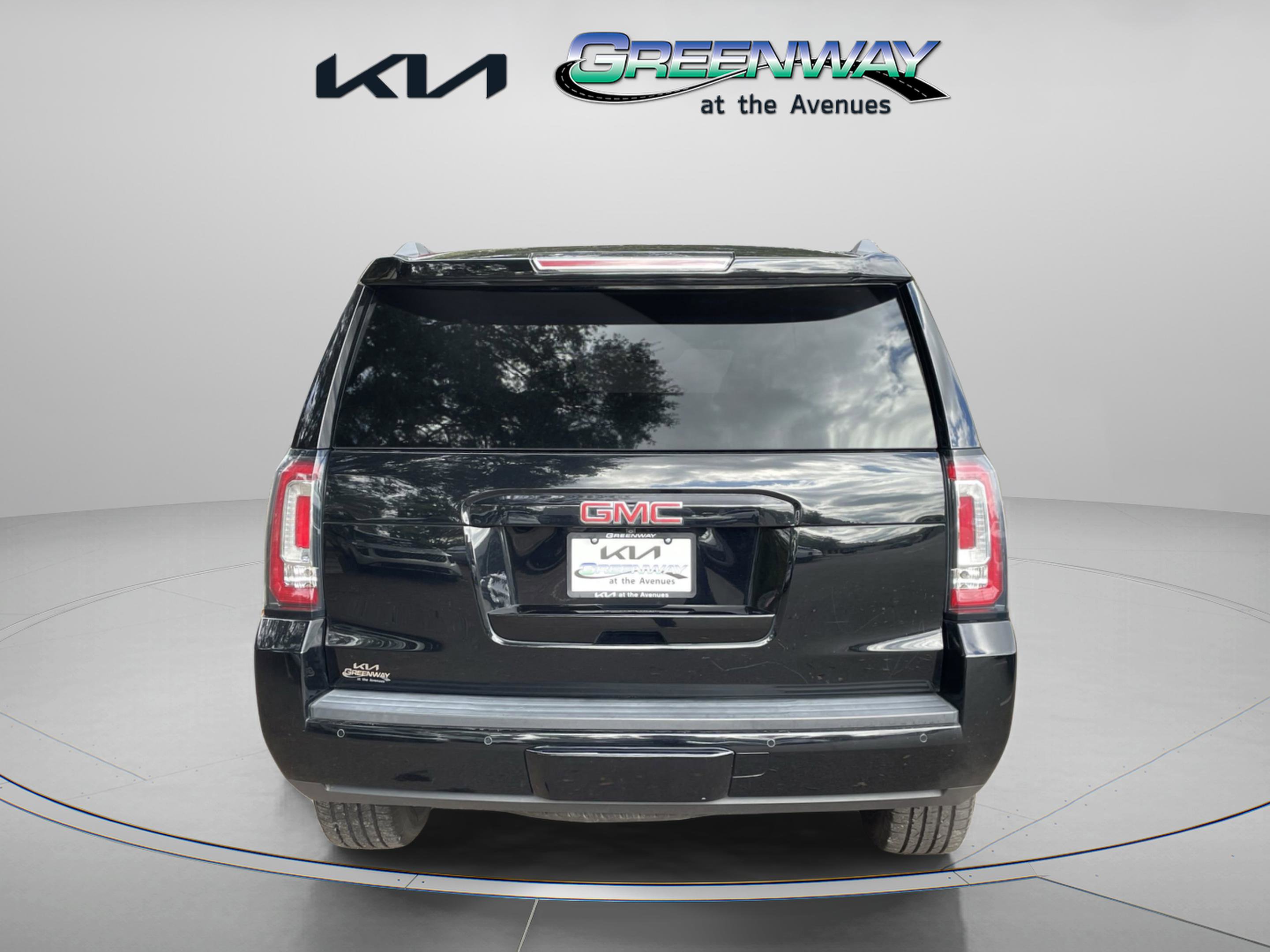 Used 2019 GMC Yukon SLT image 3