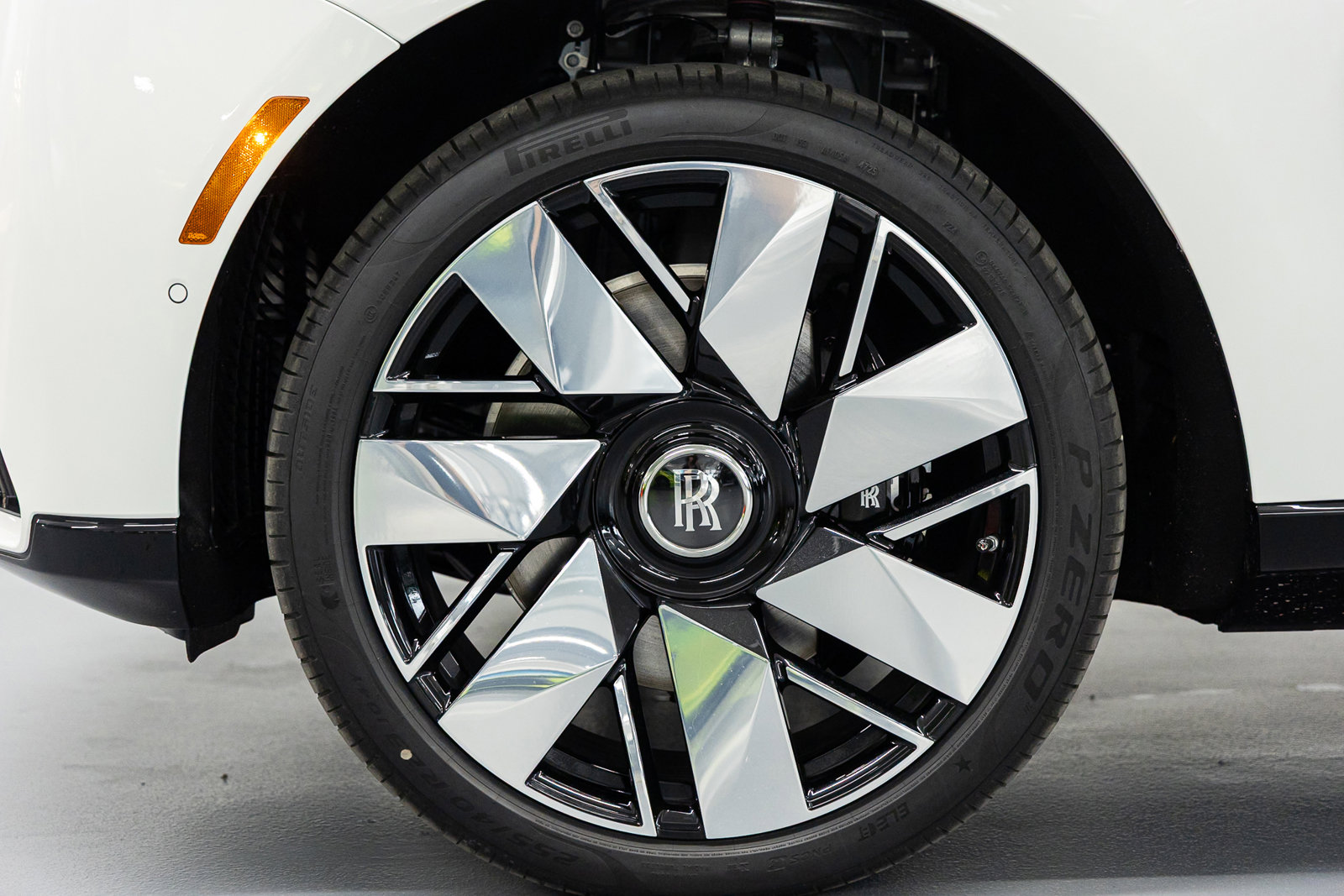 New 2026 Rolls-Royce Cullinan image 19