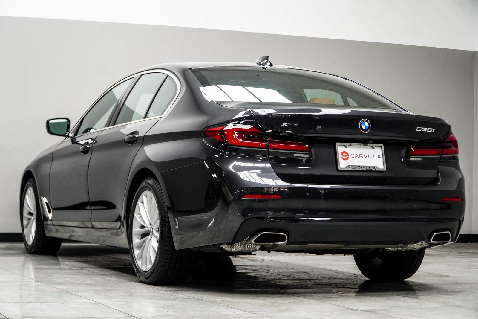 Used 2023 BMW 530i xDrive w/ Premium Package image 10