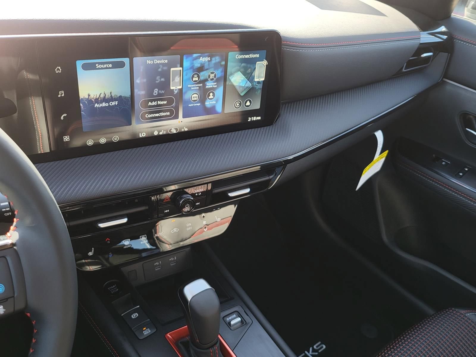 New 2026 Nissan Kicks SR w/ SR Premium Package FWD image 3