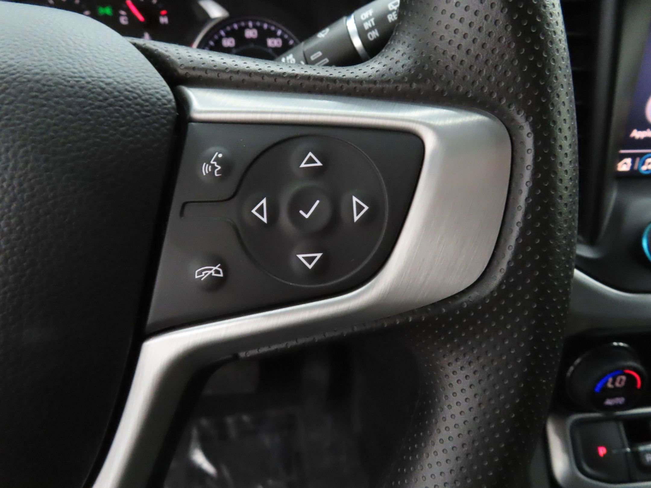 Used 2023 GMC Acadia SLE w/ Driver Convenience Package image 13