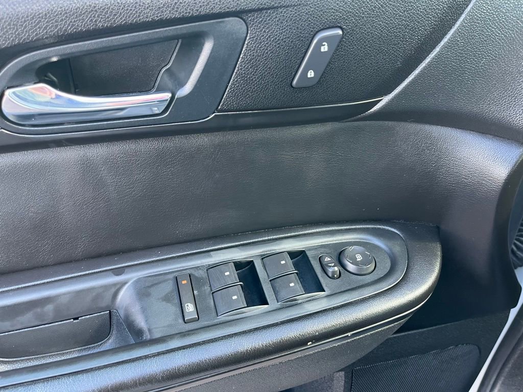 Used 2016 GMC Acadia SLE image 27