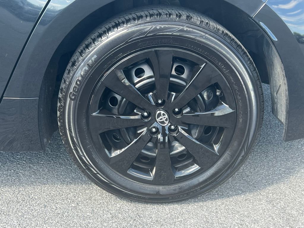 Used 2021 Toyota Corolla LE FWD image 12