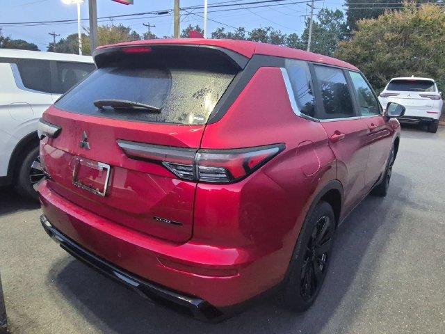 New 2026 Mitsubishi Outlander LE FWD image 4