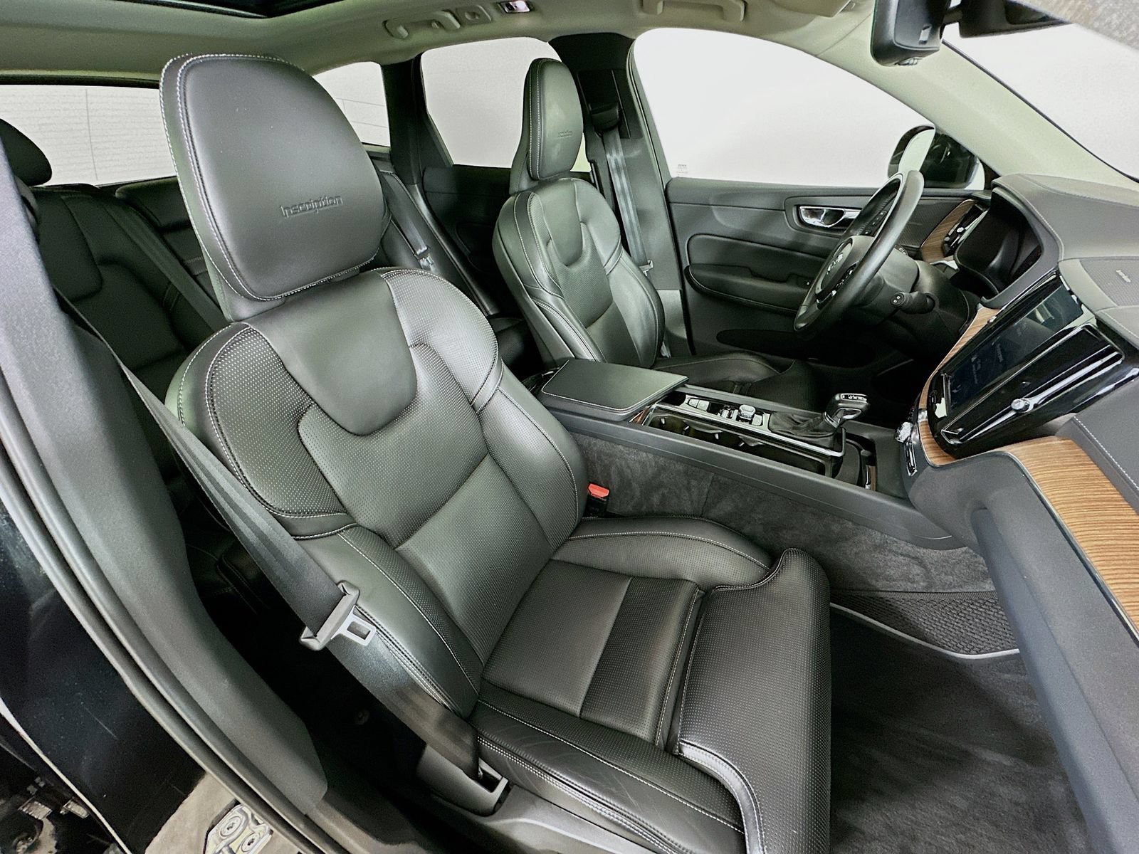 Used 2019 Volvo XC60 T6 Inscription w/ Protection Package Premier AWD/4WD image 44