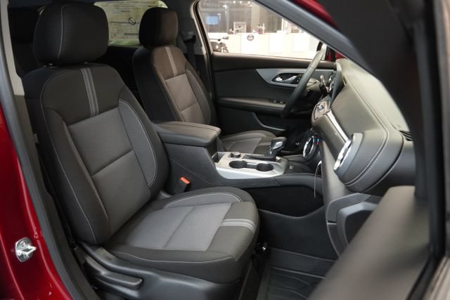 New 2026 Chevrolet Blazer LT w/ Convenience Package AWD/4WD image 38
