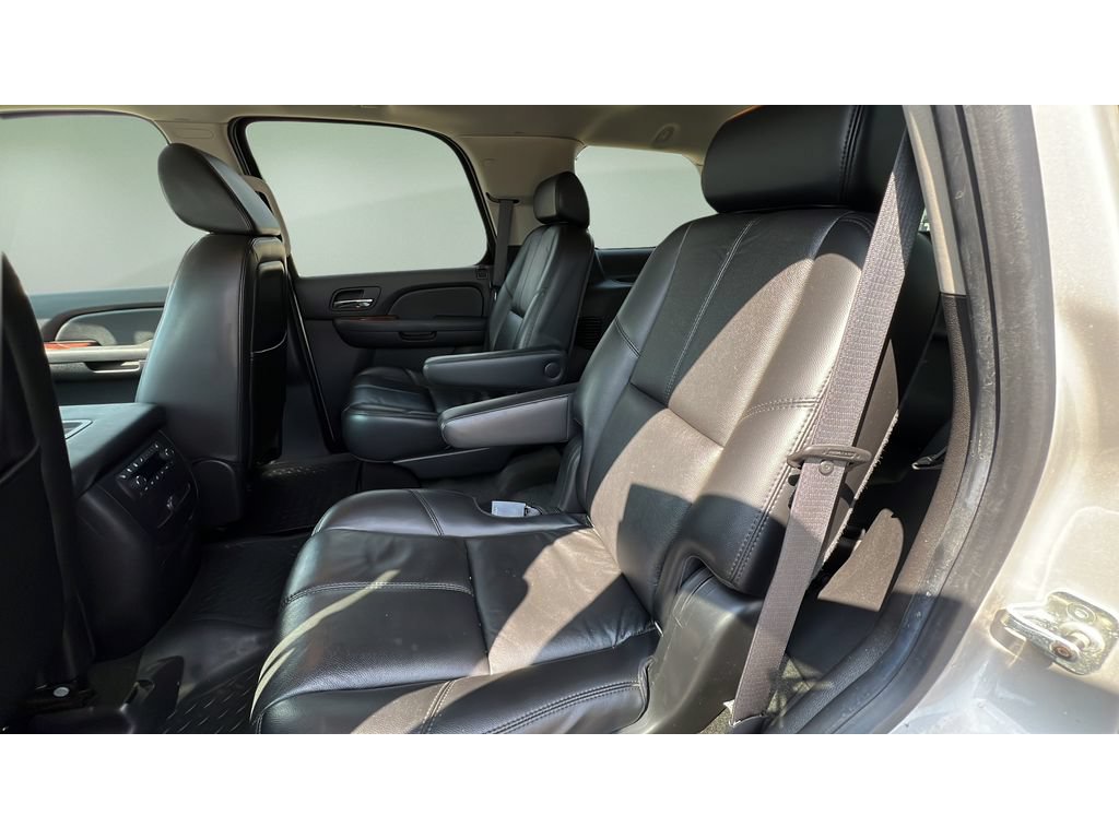 Used 2007 Chevrolet Tahoe LTZ w/ LTZ Preferred Equipment Group AWD/4WD image 28