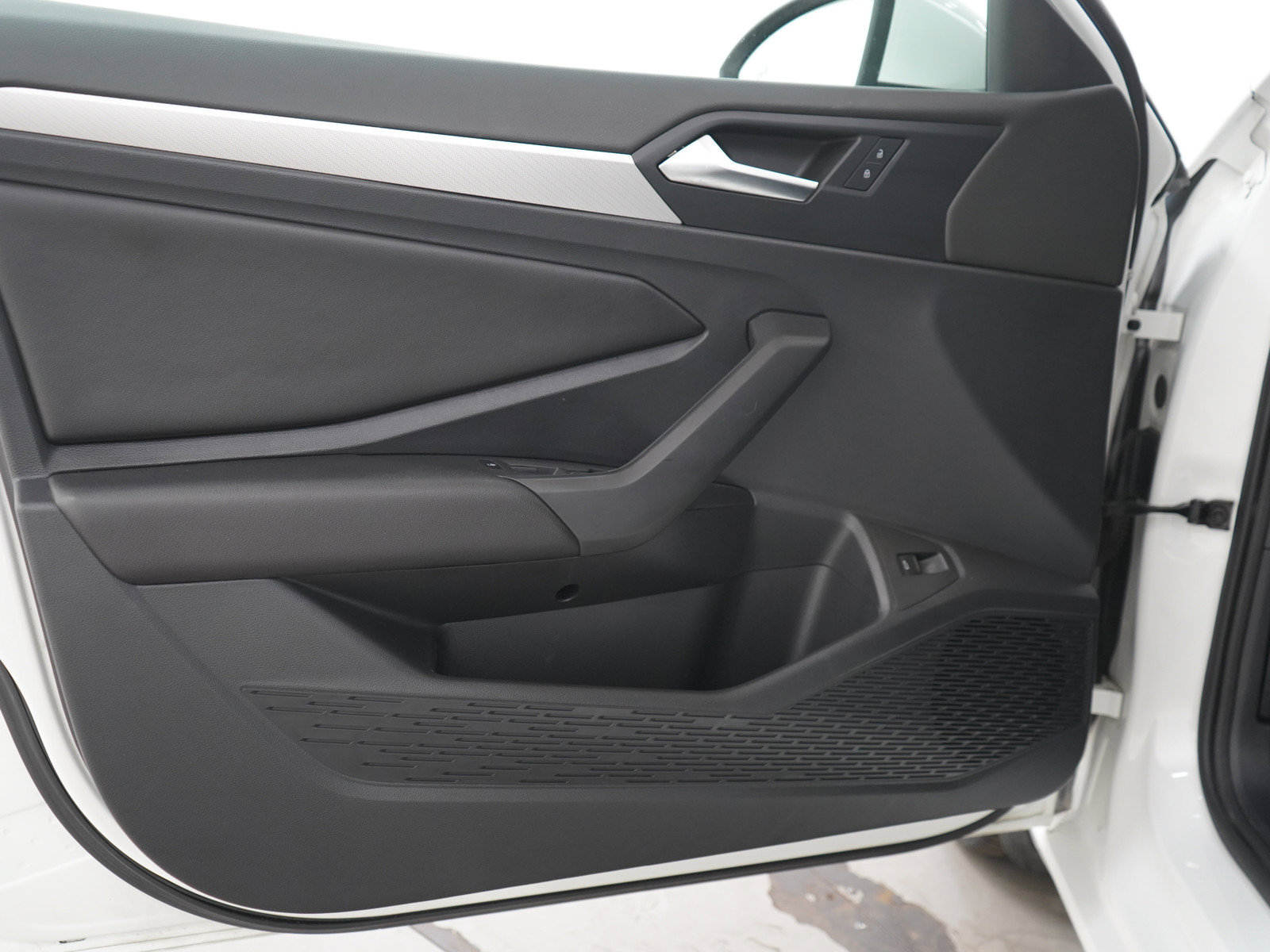 Used 2019 Volkswagen Jetta S w/ Driver Assistance Package FWD image 17