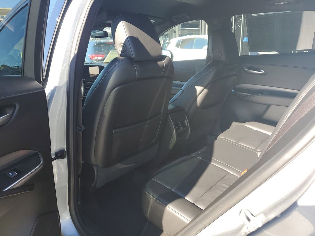 Used 2024 Cadillac XT4 Premium Luxury image 15