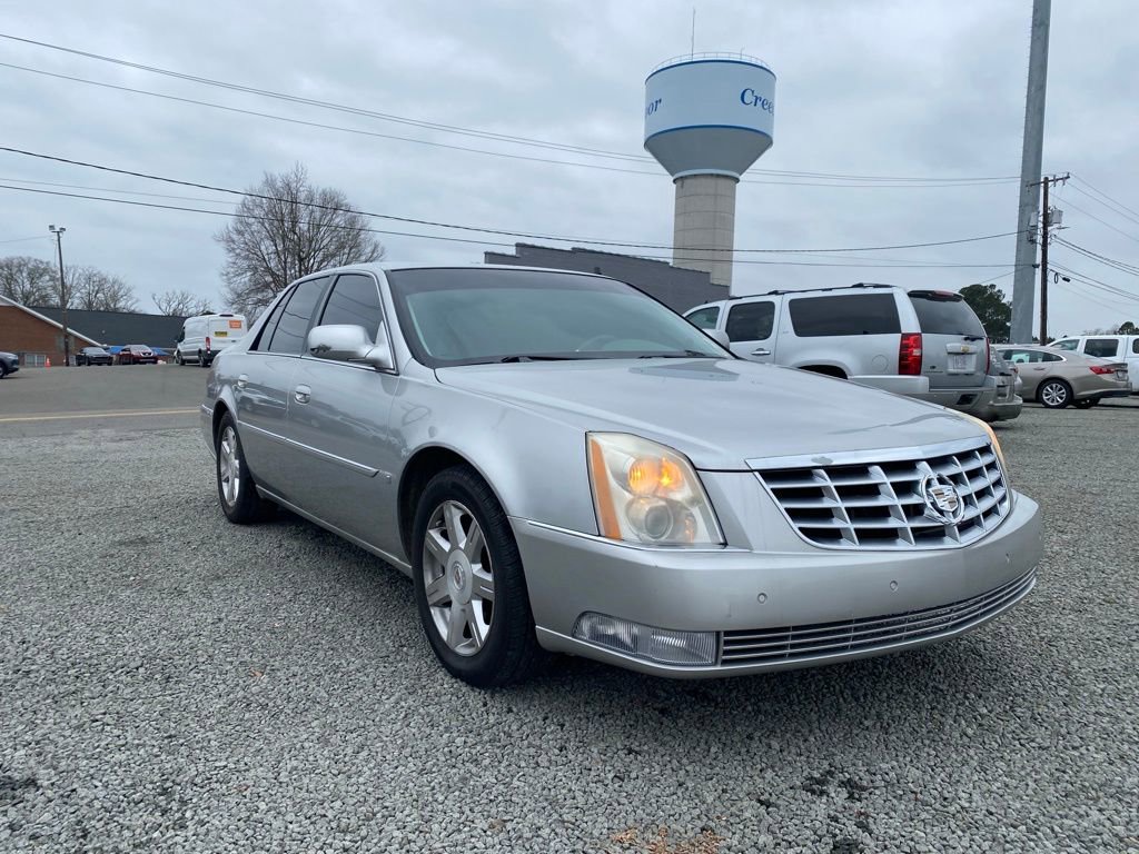 Used 2007 Cadillac DTS Luxury I w/ Trunk Convenience Package image 1