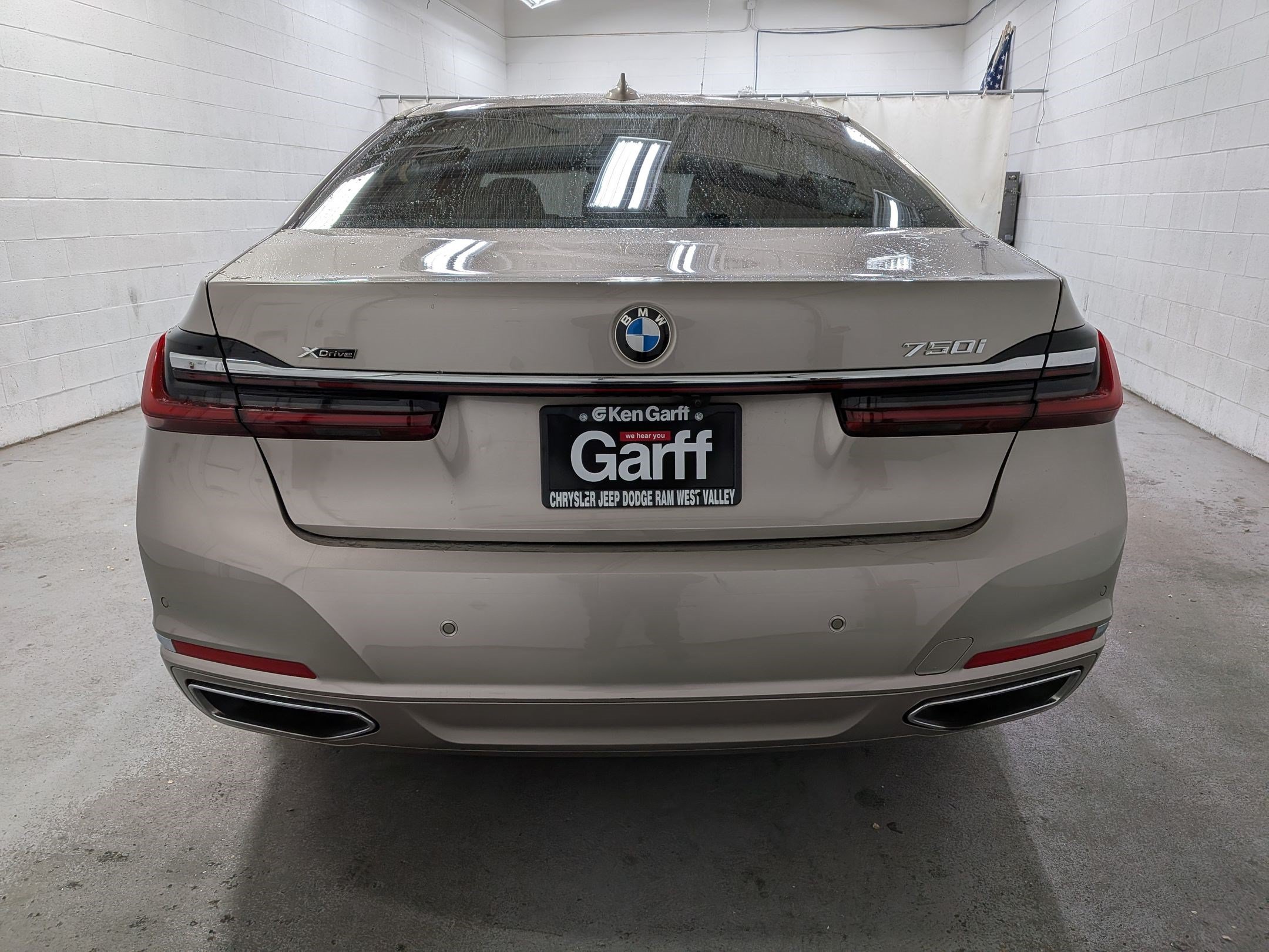 Used 2020 BMW 750i xDrive w/ Interior Design Package AWD/4WD image 8
