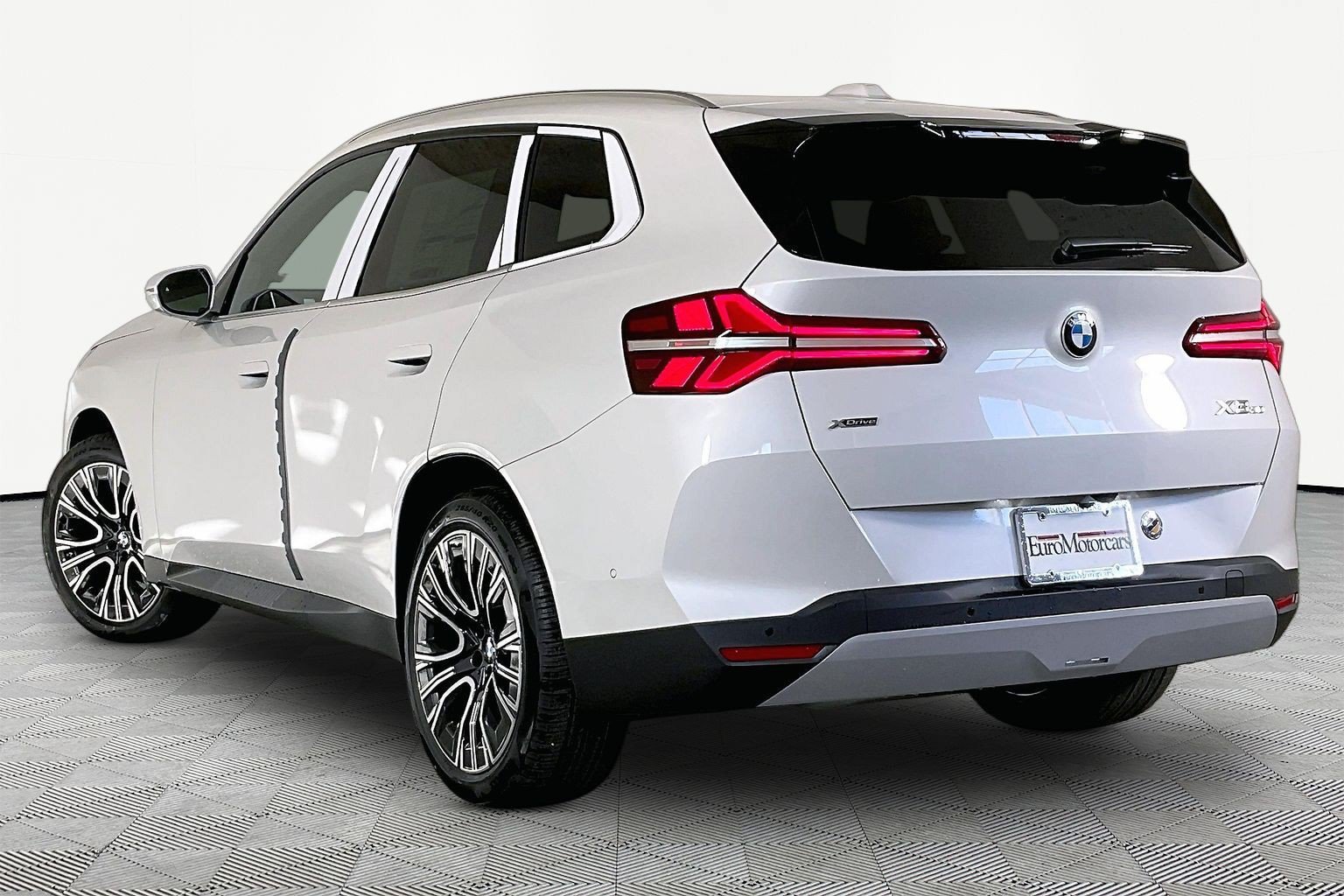 Certified 2026 BMW X3 xDrive30i w/ Convenience Package AWD/4WD image 3