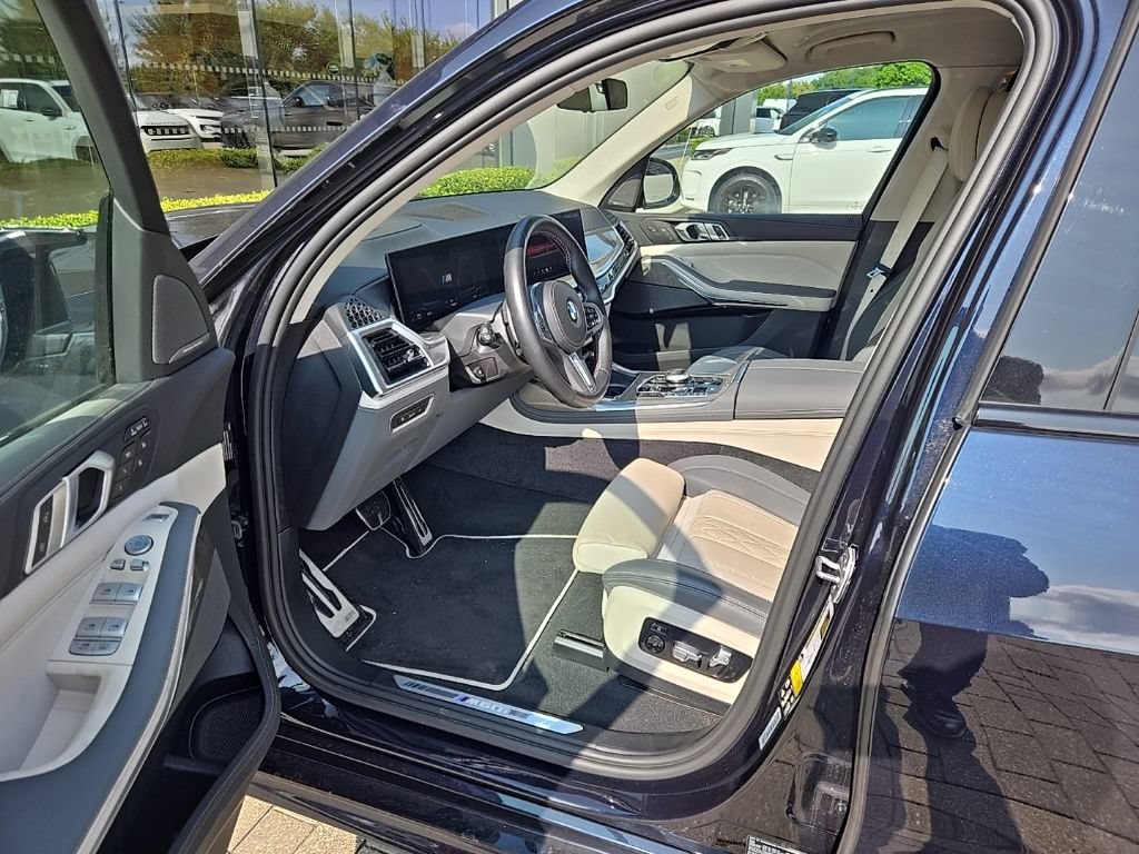 Used 2024 BMW X7 M60i w/ Executive Package AWD/4WD image 15
