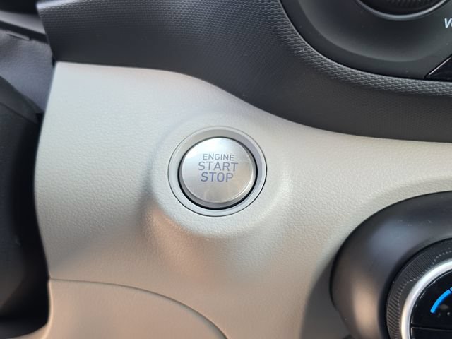 Used 2024 Hyundai Venue SEL FWD image 26
