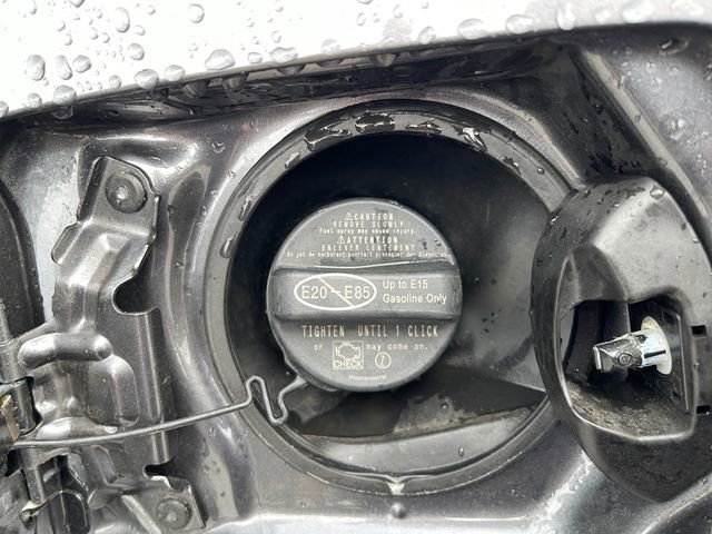 Used 2022 Toyota RAV4 XLE image 16