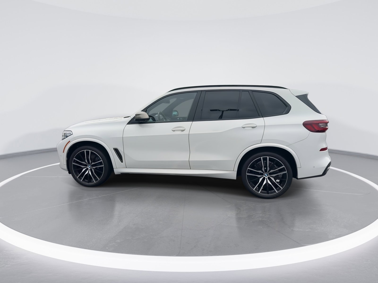 Used 2023 BMW X5 M50i w/ Executive Package AWD/4WD image 6